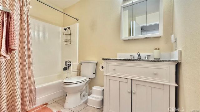 18350 Hatteras 176, Tarzana, CA 91356