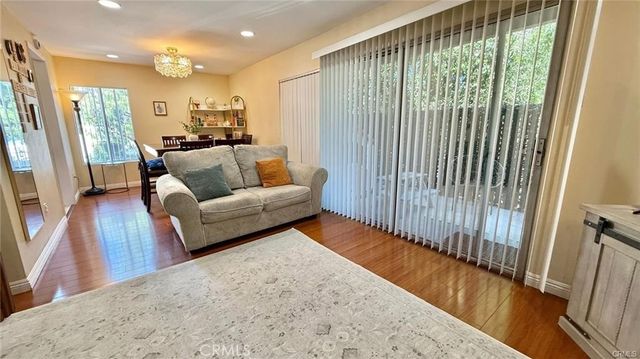 18350 Hatteras 176, Tarzana, CA 91356
