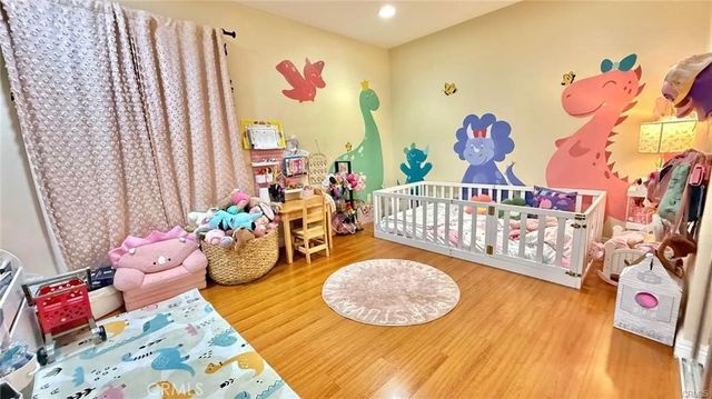 18350 Hatteras 176, Tarzana, CA 91356