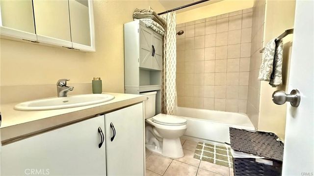 18350 Hatteras 176, Tarzana, CA 91356