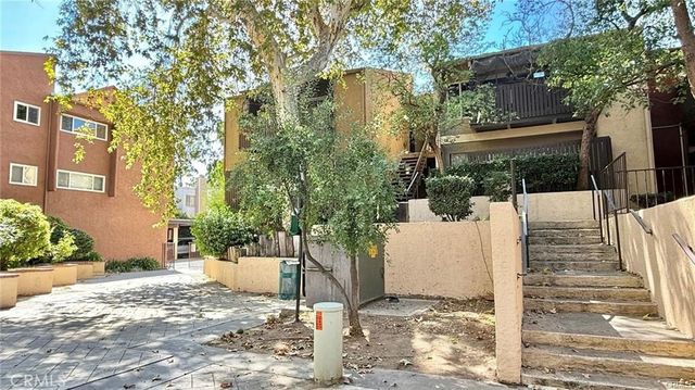 18350 Hatteras 176, Tarzana, CA 91356