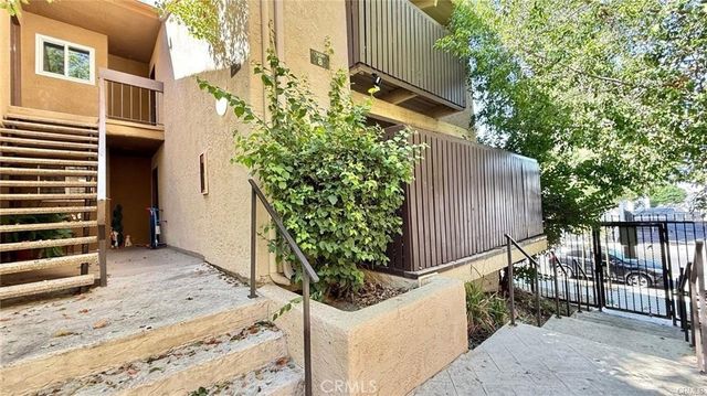 18350 Hatteras 176, Tarzana, CA 91356