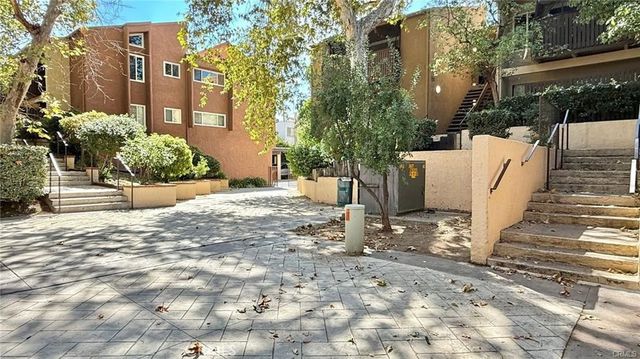 18350 Hatteras 176, Tarzana, CA 91356