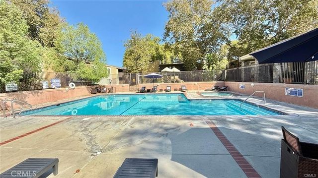18350 Hatteras 176, Tarzana, CA 91356