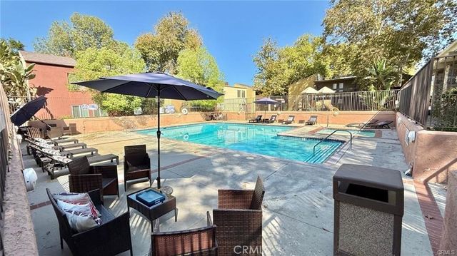 18350 Hatteras 176, Tarzana, CA 91356