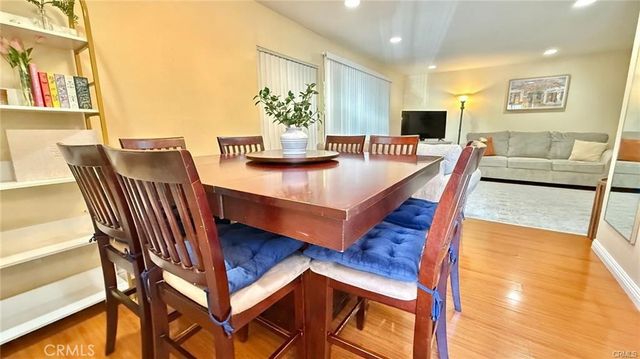 18350 Hatteras 176, Tarzana, CA 91356