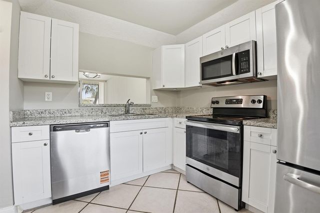 10875 SW 112th Avenue 202, Miami, FL 33176
