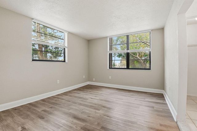 10875 SW 112th Avenue 202, Miami, FL 33176