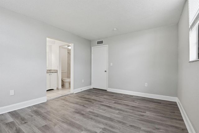 10875 SW 112th Avenue 202, Miami, FL 33176