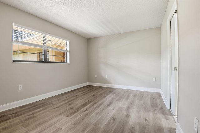 10875 SW 112th Avenue 202, Miami, FL 33176