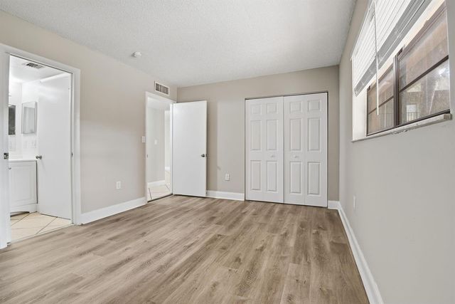 10875 SW 112th Avenue 202, Miami, FL 33176