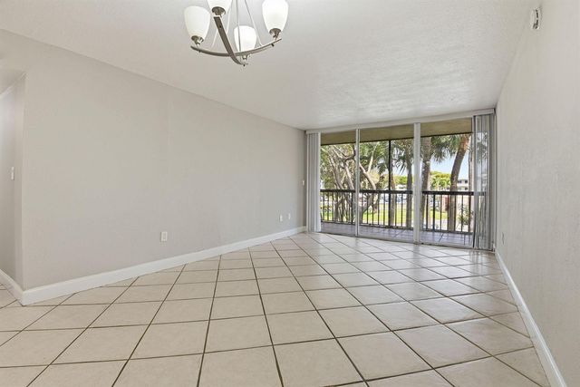 10875 SW 112th Avenue 202, Miami, FL 33176
