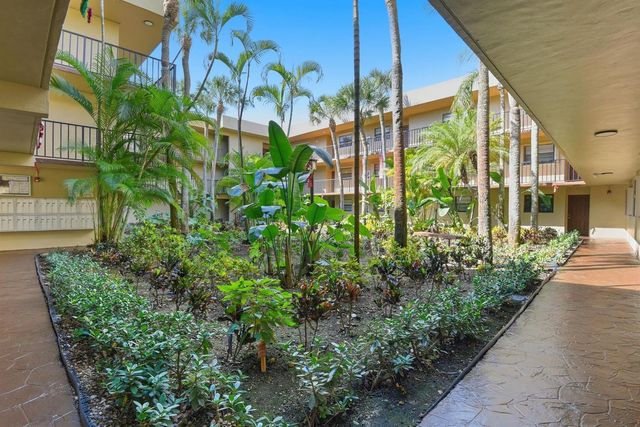 10875 SW 112th Avenue 202, Miami, FL 33176