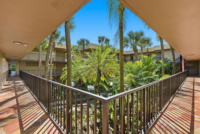 10875 SW 112th Avenue 202, Miami, FL 33176