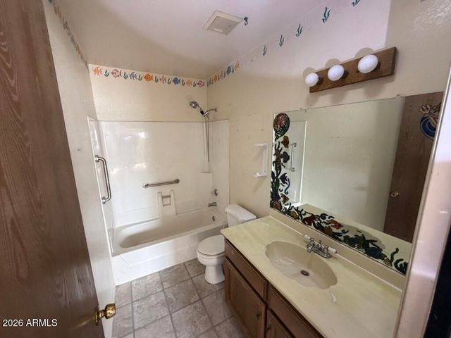 222 W BROWN Road 1, Mesa, AZ 85201