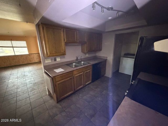 222 W BROWN Road 1, Mesa, AZ 85201