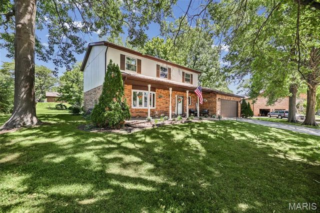 15 Moonglow Drive, Belleville, IL 62221