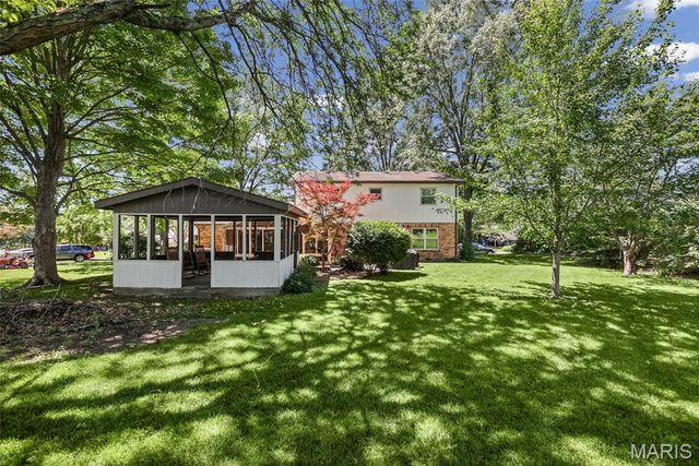 15 Moonglow Drive, Belleville, IL 62221