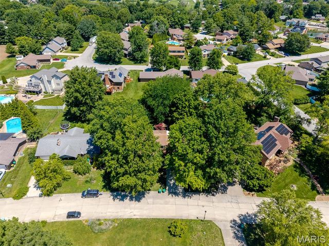 15 Moonglow Drive, Belleville, IL 62221
