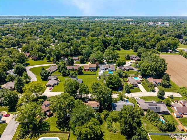 15 Moonglow Drive, Belleville, IL 62221