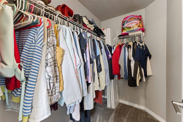 717 NE Macey Way, Waukee, IA 50263