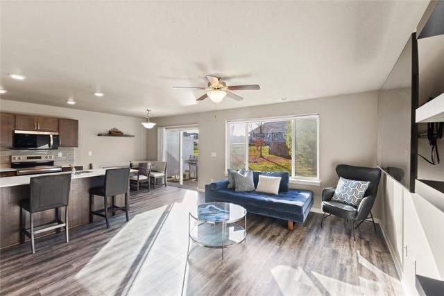 717 NE Macey Way, Waukee, IA 50263