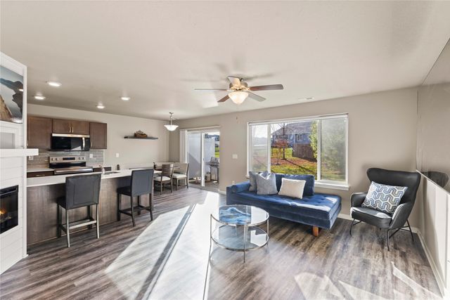 717 NE Macey Way, Waukee, IA 50263