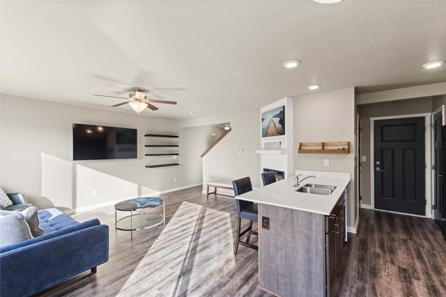 717 NE Macey Way, Waukee, IA 50263