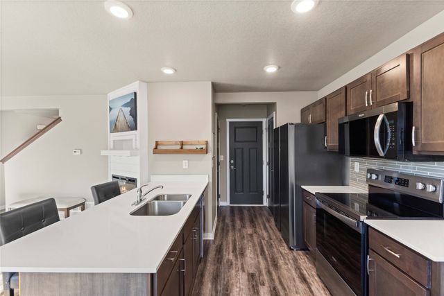 717 NE Macey Way, Waukee, IA 50263