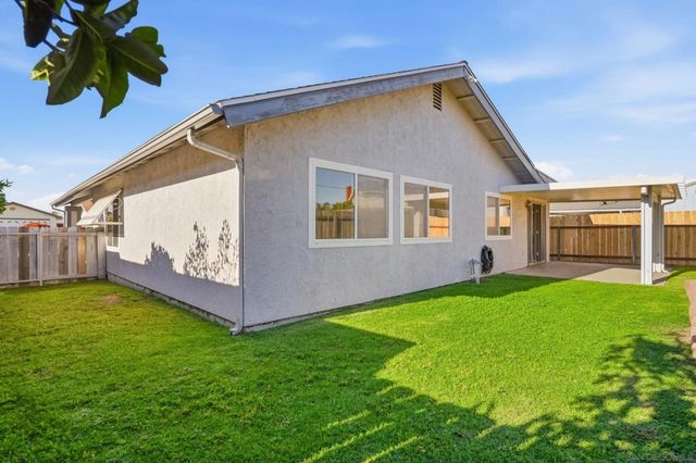 8821 Covina, San Diego, CA 92126