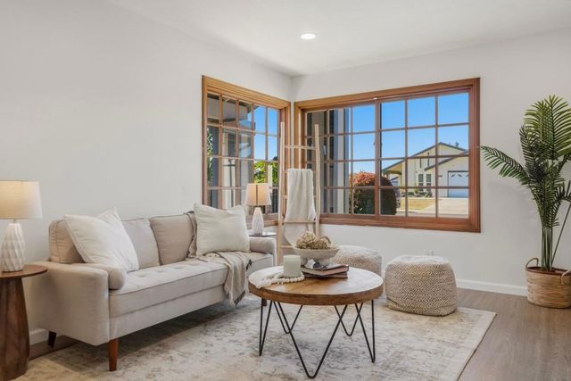 8821 Covina, San Diego, CA 92126