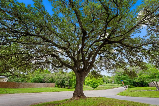 1421 Park St, Kerrville, TX 78028