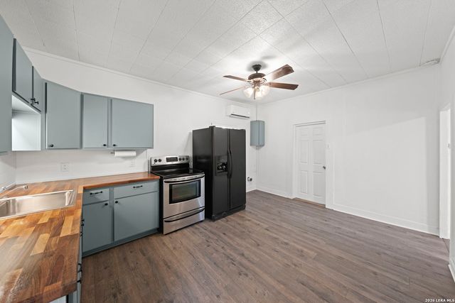 1421 Park St, Kerrville, TX 78028