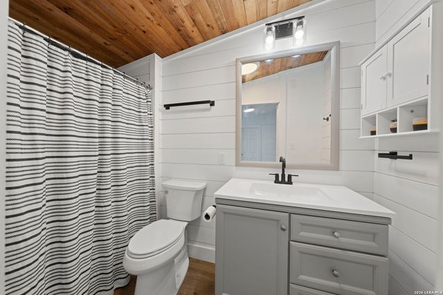 1421 Park St, Kerrville, TX 78028