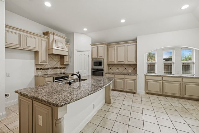 513 Harvest Trail, Midlothian, TX 76065