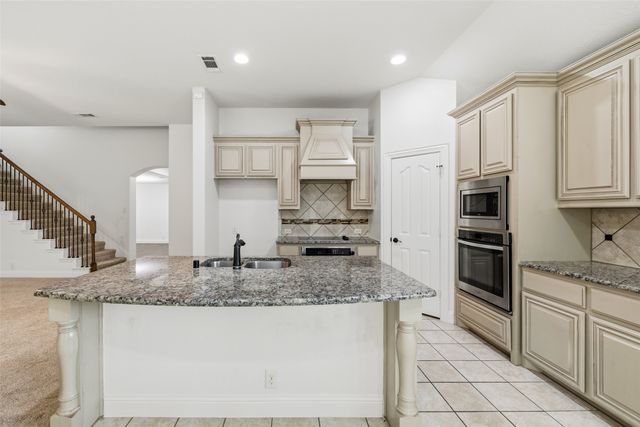513 Harvest Trail, Midlothian, TX 76065