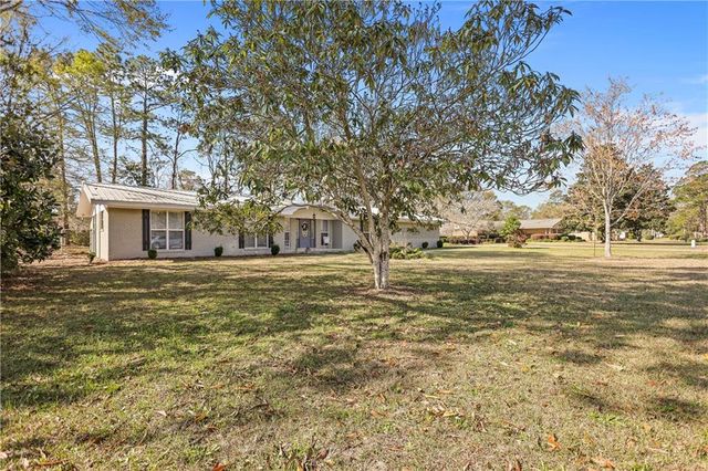 121 Glynn Street, Jesup, GA 31545