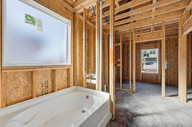 250 Bellshire Dr, Clarksville, TN 37043