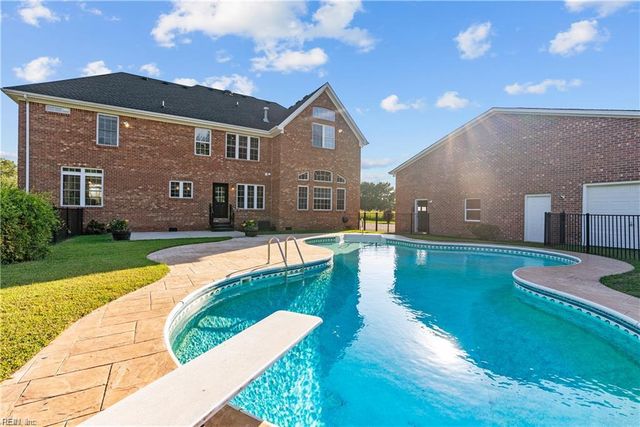 2700 Ballahack RD, Chesapeake, VA 23322