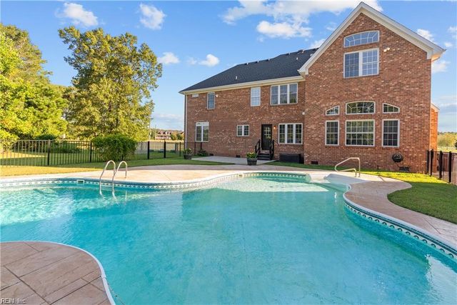 2700 Ballahack RD, Chesapeake, VA 23322