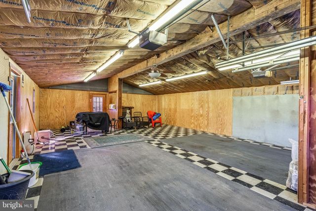 8914 BROOKDALE RD, Breinigsville, PA 18031