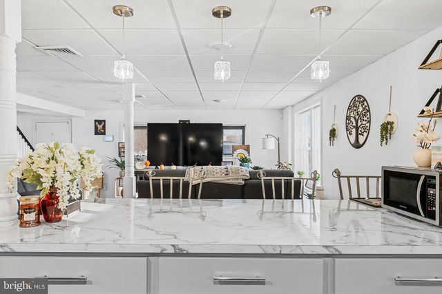 8914 BROOKDALE RD, Breinigsville, PA 18031