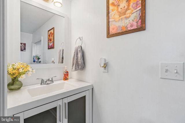 8914 BROOKDALE RD, Breinigsville, PA 18031