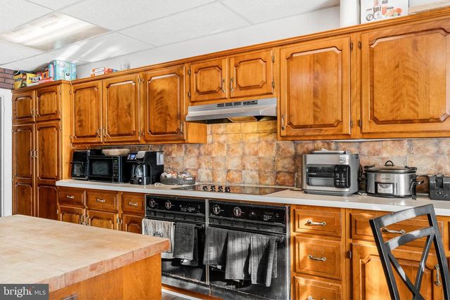 8914 BROOKDALE RD, Breinigsville, PA 18031