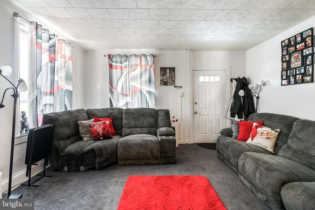 8914 BROOKDALE RD, Breinigsville, PA 18031