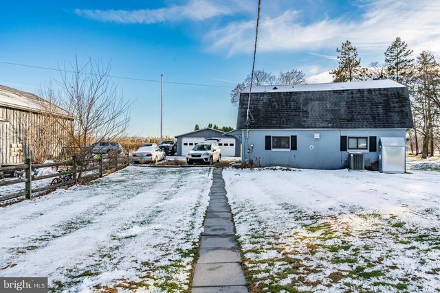 8914 BROOKDALE RD, Breinigsville, PA 18031