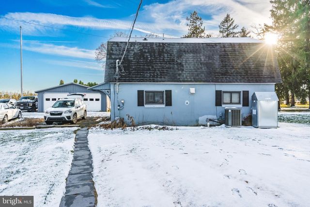 8914 BROOKDALE RD, Breinigsville, PA 18031