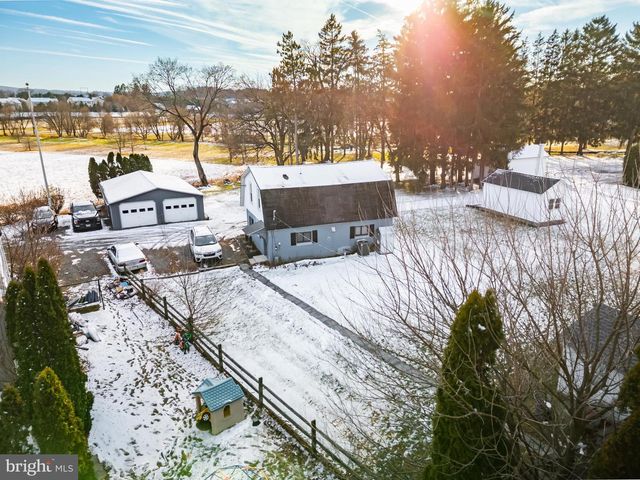 8914 BROOKDALE RD, Breinigsville, PA 18031