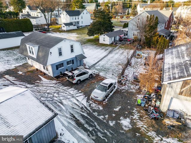 8914 BROOKDALE RD, Breinigsville, PA 18031