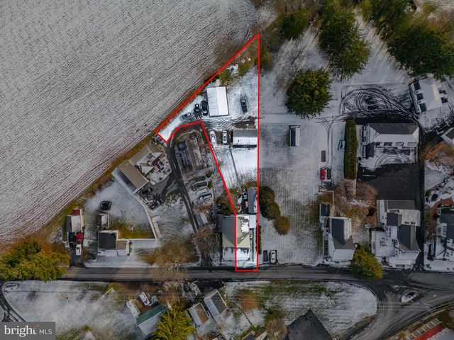 8914 BROOKDALE RD, Breinigsville, PA 18031